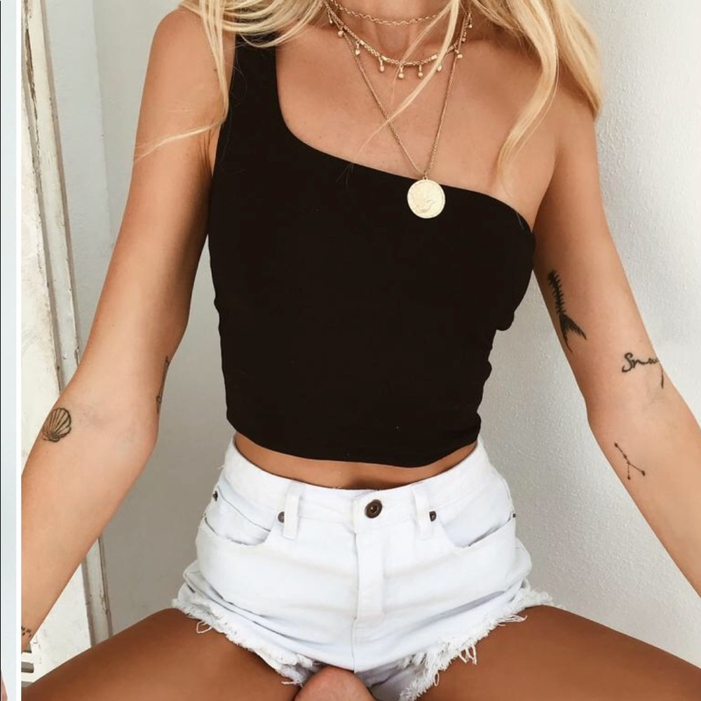 Black One Shoulder Crop Top